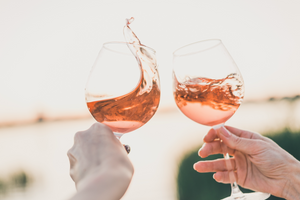 Hoe lang kan je rosé wijn bewaren?